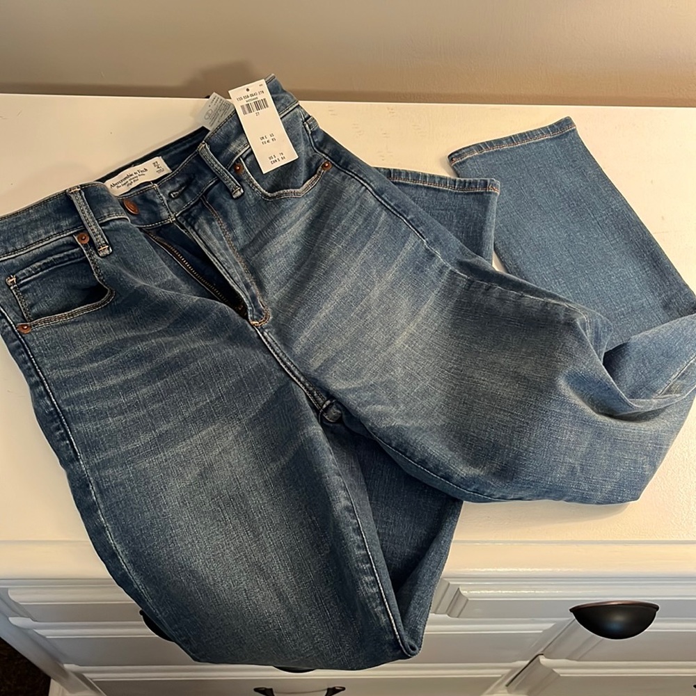 NWT A&F The Super Skinny Ankle High Rise Jean